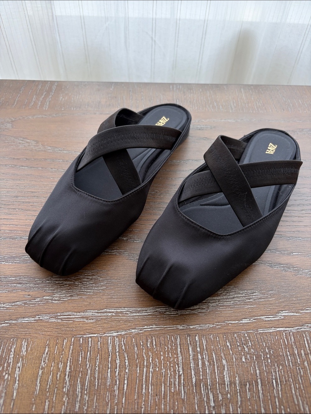 Zara Black Cross-Strap Ballet Mules